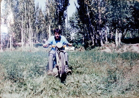 دوران جوانی مهرآبادی زنجانی در باغات مهرآباد با موتوری که بعنوان جایزه در قبال تولید و تحویل گندم بیش از 33تن به سیلوهای دولت تعلق گرفته بود